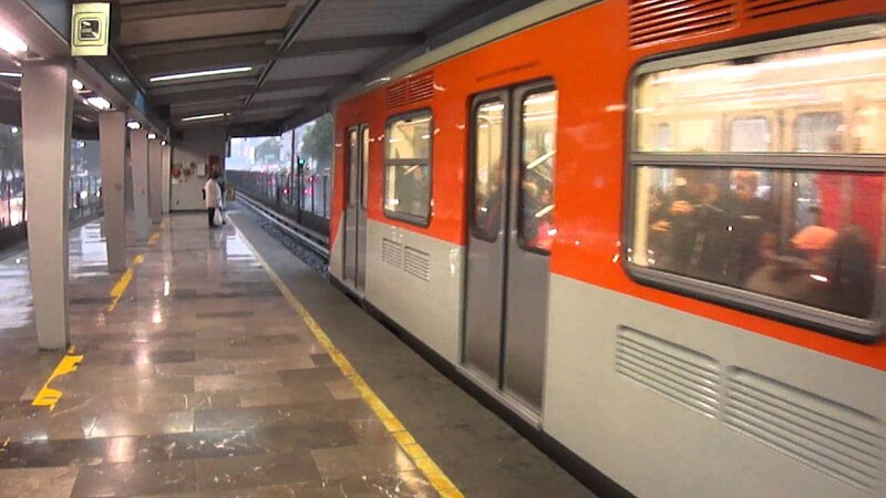 Tren en la estación