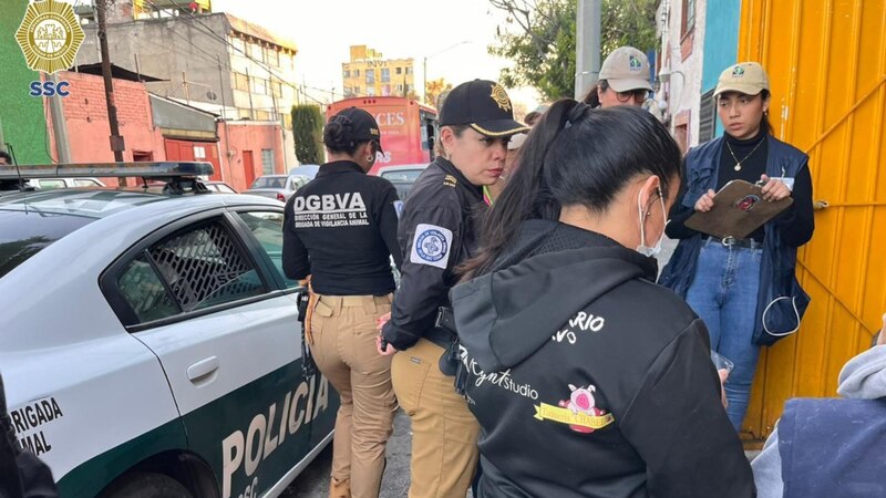 Policía detiene a mujer por maltrato animal