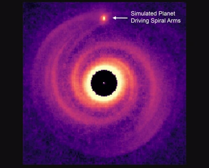 Disco protoplanetario alrededor de una estrella joven