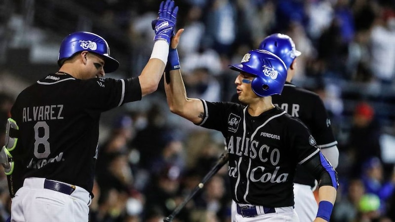 ¡Los hermanos Álvarez celebran su victoria!