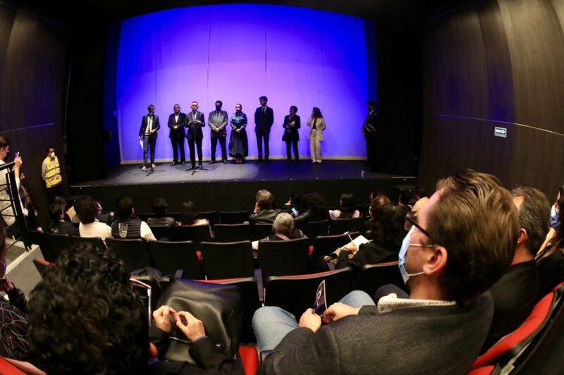 Conferencia en el teatro