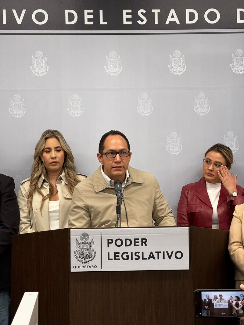 Querétaro: comparece Fiscal ante diputados por caso de desaparición de personas