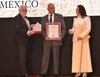Vicente Quirarte: Este premio lo dedico a la memoria de mi madre Luz Castañeda Ibarra