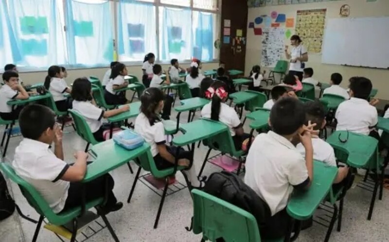 Estudiantes de primaria en el aula