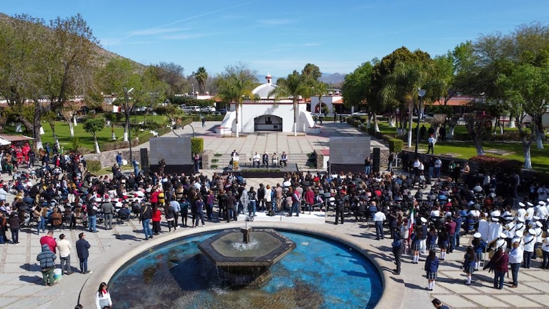 AMLO encabeza ceremonia por el 106 aniversario de la Constitución en Querétaro