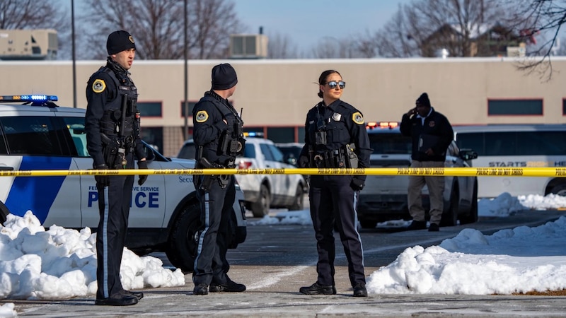 La policía investiga un tiroteo en una escuela de Michigan