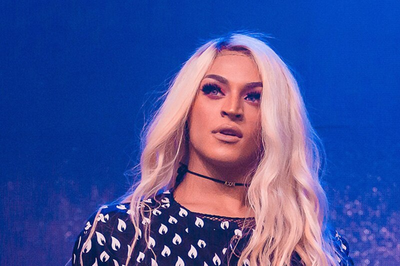 La Drag Queen Valentina en el escenario