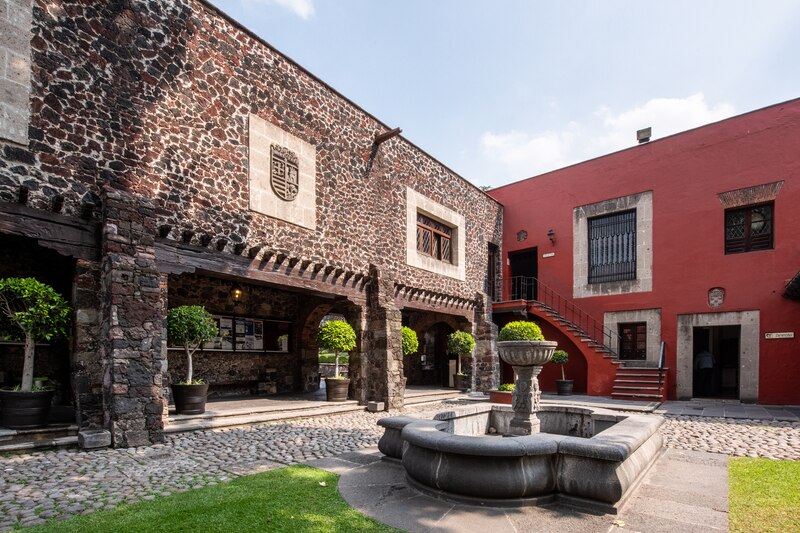 Patio del Museo Nacional de Antropología e Historia en la Ciudad de México