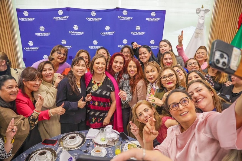 Mujeres empresarias de la Ciudad de México se reúnen para discutir sobre el futuro de la economía