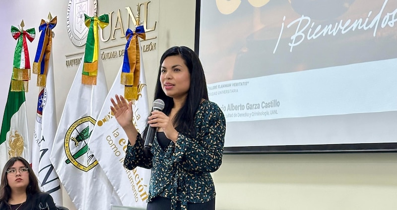 Ana María Ibarra expone su visión de justicia social y mediadora en reunión con ciudadanos de Nuevo León