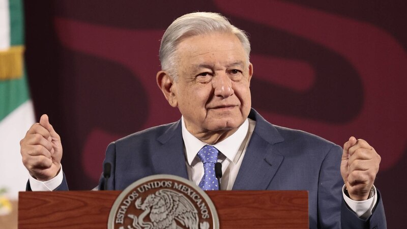 El presidente Andrés Manuel López Obrador da un discurso.