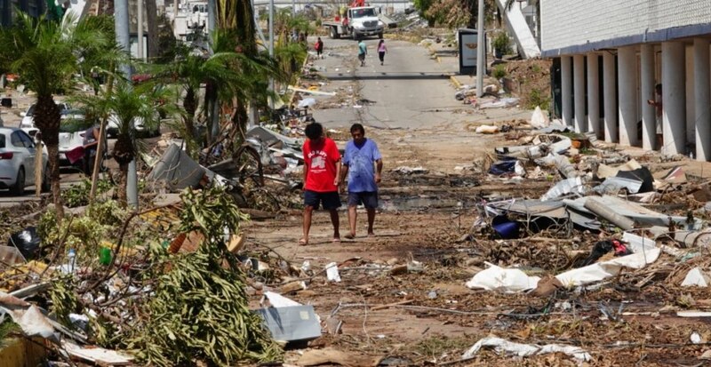 Devastación en las calles de Puerto Rico tras el huracán María