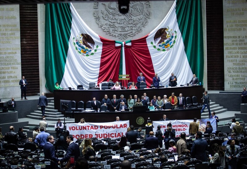 Diputados mexicanos durante una sesión en el Congreso.