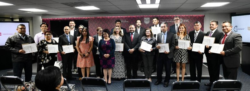 Gobierno de México entrega escrituras a posesionarios de predios en Iztapalapa