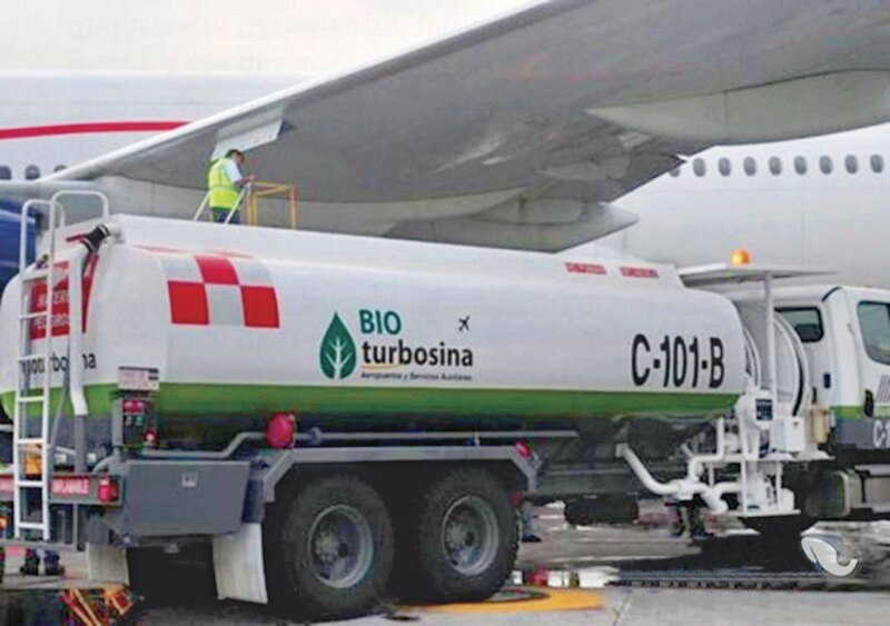 El aeropuerto de A Coruña recibe el primer vuelo con biocombustible