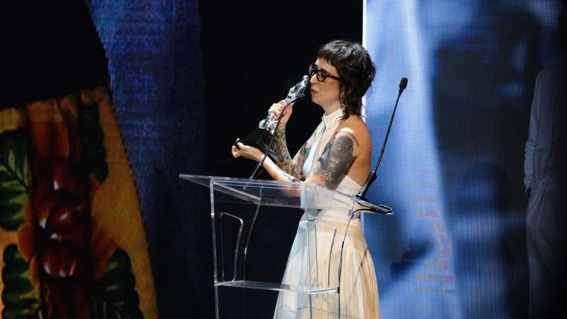 Mon Laferte gana el Grammy Latino a Mejor Álbum de Rock Latino o Alternativo