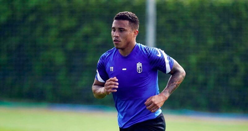 El jugador de fútbol Bryan Gil durante un entrenamiento