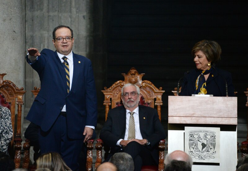 El rector de la UNAM, Enrique Graue Wiechers, durante la ceremonia de entrega de grados