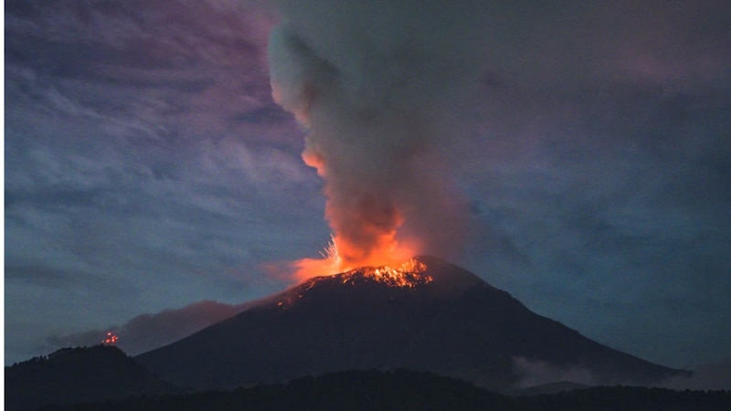 Volcán en erupción