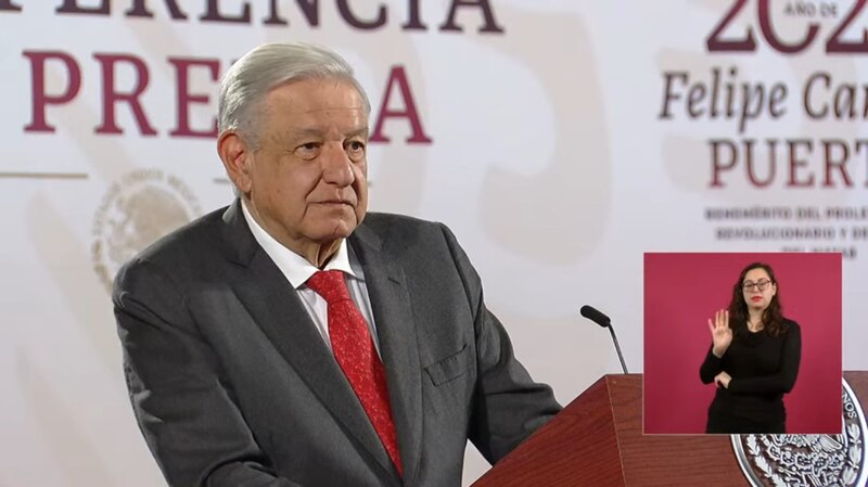 El presidente López Obrador da un discurso sobre la economía mexicana.