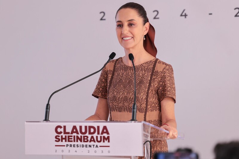 La Jefa de Gobierno de la Ciudad de México, Claudia Sheinbaum, pronuncia un discurso durante un evento público.