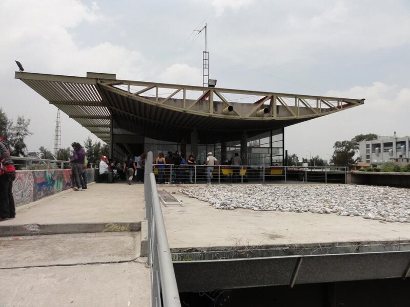 Estación de autobuses abandonada