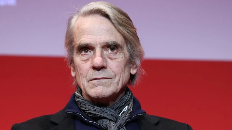 El actor Jeremy Irons en la alfombra roja