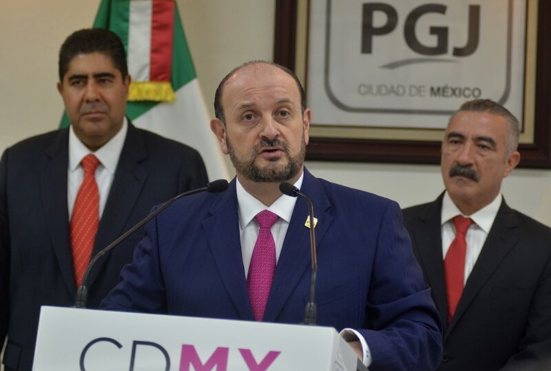 El procurador capitalino, Rodolfo Ríos Garza, ofrece una conferencia de prensa.