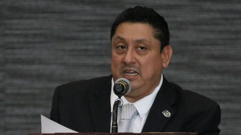 El alcalde de San Salvador, Mario Durán, da un discurso durante un evento público.