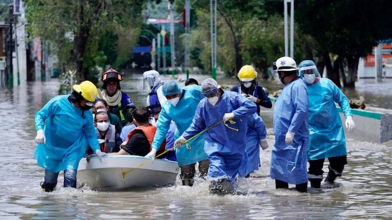 Inundaciones en México dejan al menos 15 muertos y miles de damnificados