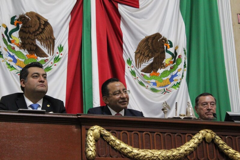 Diputados mexicanos discuten sobre el futuro del país