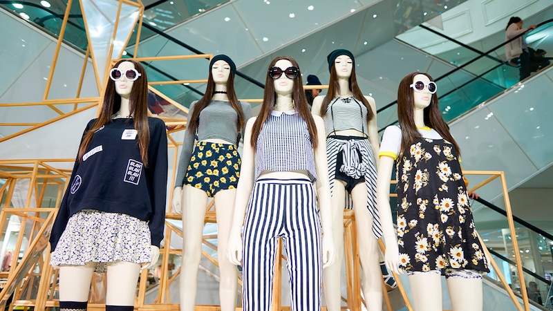 Maniquíes en una tienda de ropa