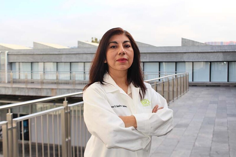La Dra. Ana María López es una científica mexicana que trabaja en el desarrollo de nuevos medicamentos.