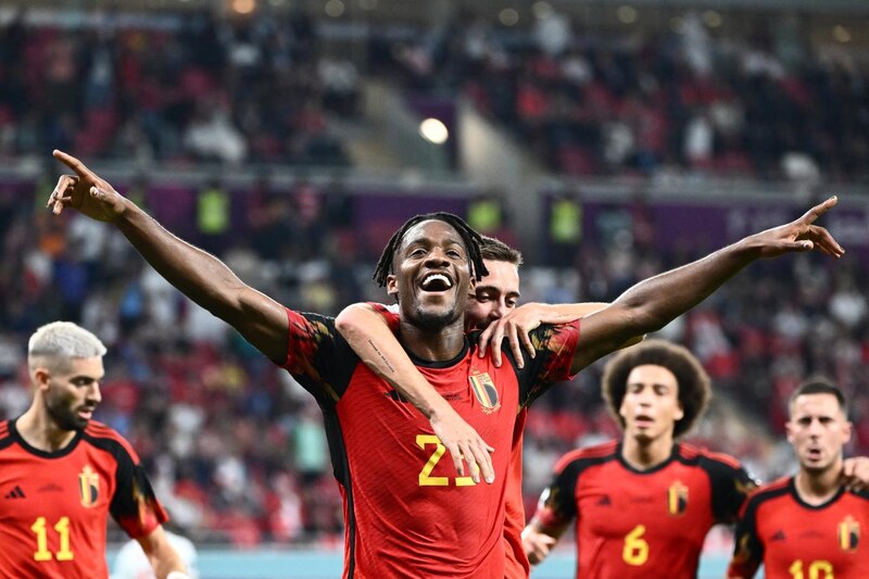 Michy Batshuayi celebra el gol de la victoria de Bélgica