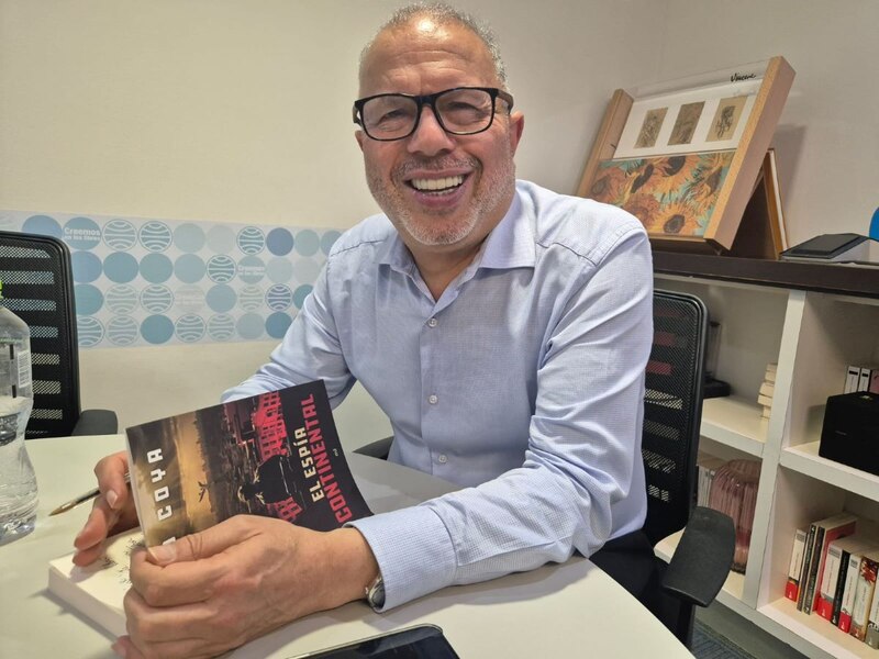 El escritor cubanoamericano Carlos Eire ganó el Premio Pulitzer en 1983 por su libro "El Espía del Continental".