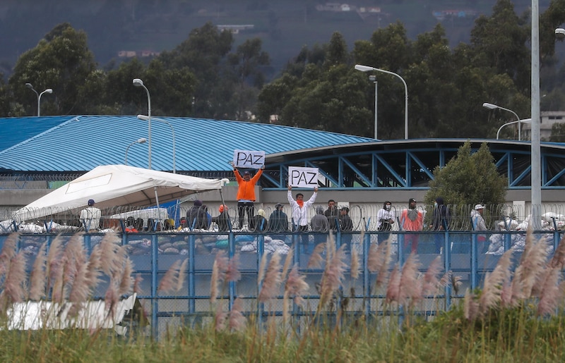 Inmigrantes venezolanos piden paz en la frontera de Colombia