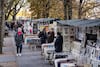 París celebra los 475 años de los ‘bouquinistes’ -vendedores libros de viejo- con un acto a orillas del Sena