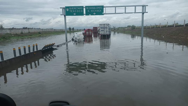 Inundación en la carretera