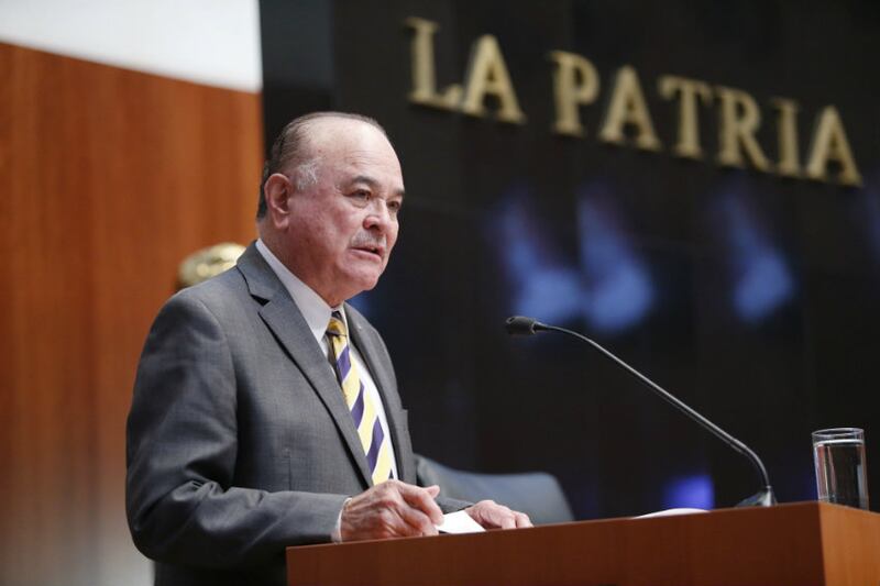 El expresidente de Colombia, Álvaro Uribe Vélez, da un discurso en el Congreso de la República.