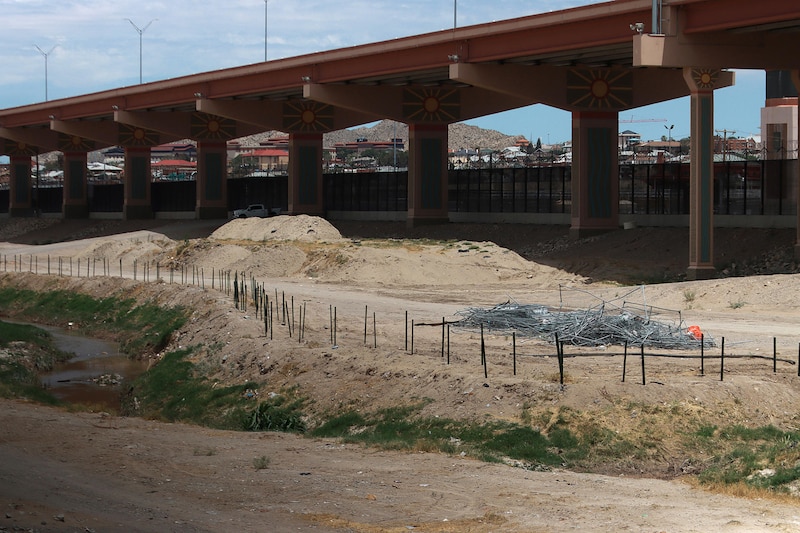 Construcción del muro fronterizo entre Estados Unidos y México