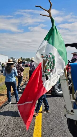 Campesinos y transportistas prevén también bloqueos este lunes de aduanas en frontera norte y suman 24 estados