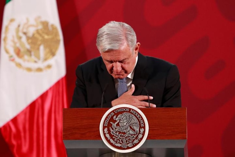 El presidente Enrique Peña Nieto da un discurso.