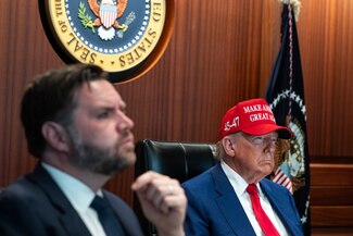 Irán, no es Irak ni Afganistán: ¿Por qué Trump no piensa caer en el error de Bush? 