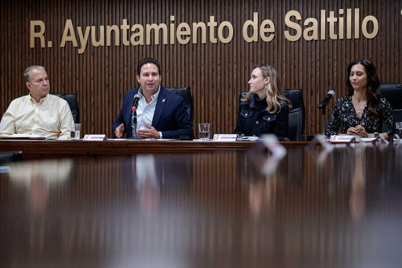 Javier Díaz durante la sesión de instalación del Consejo Ciudadano de Contraloría en el Ayuntamiento de Saltillo