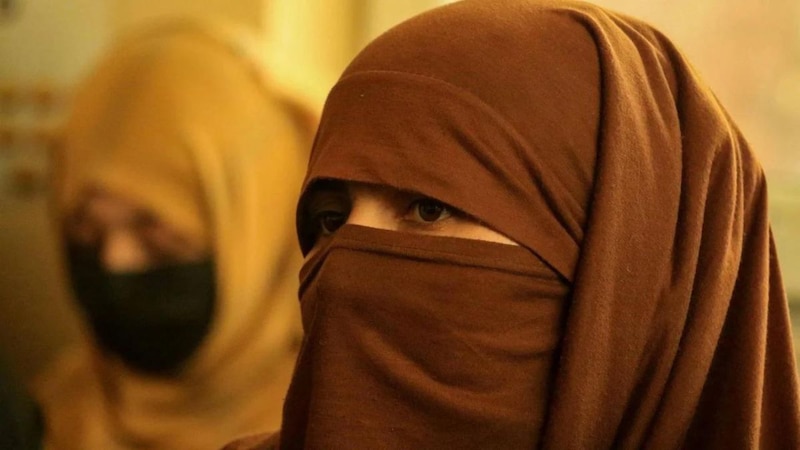 Mujer musulmana con niqab