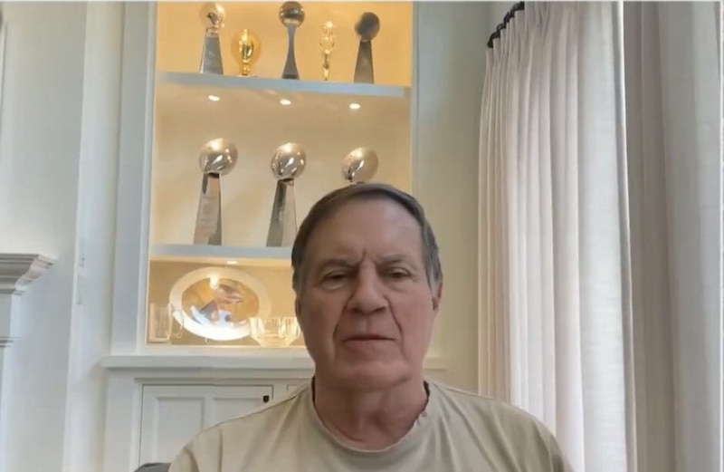 El entrenador Bill Belichick en su casa