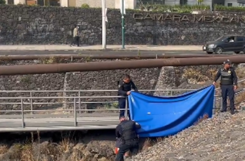 Encuentran un cuerpo sin vida en el río de la ciudad de México