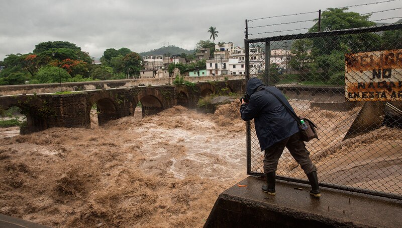 Inundaciones en México dejan al menos 15 muertos