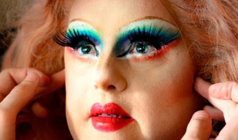 Transformandose en una drag queen