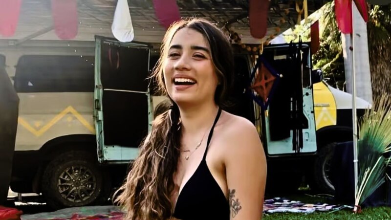 La mujer que sonríe